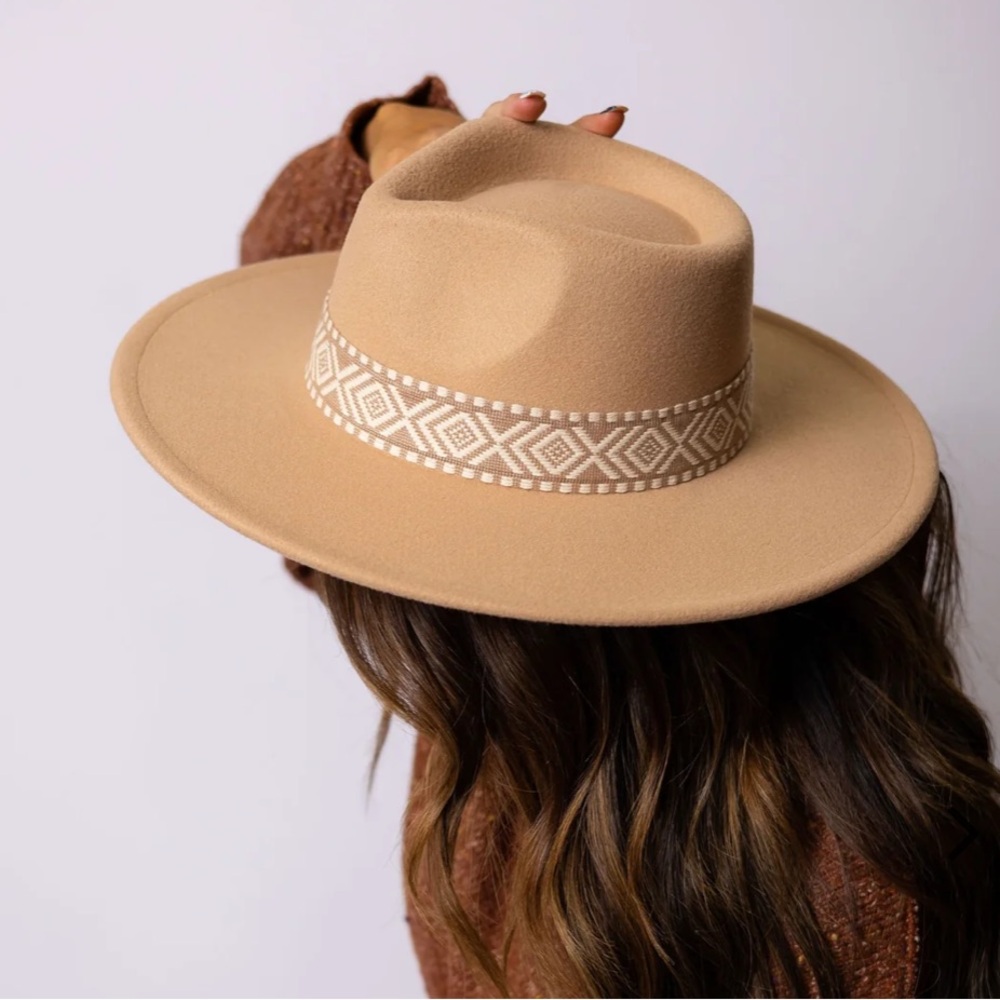 Tan and White Wide-Brim Hat with Geometric Band